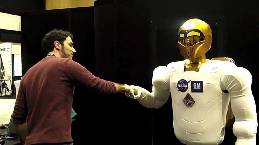 How Robonaut's arms work.