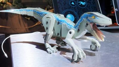 Jurassic World Kamigami robot.