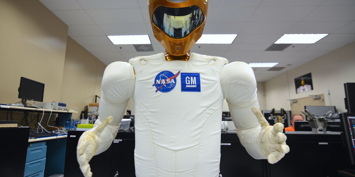 NASA's Robonaut to Return to Space Station With Legs Attached